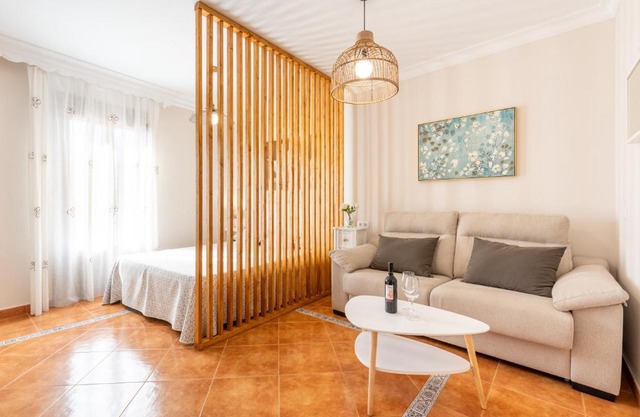CASA ANGELITA Caminito del Rey, Apartamento con cocina en el centro de Andalucía