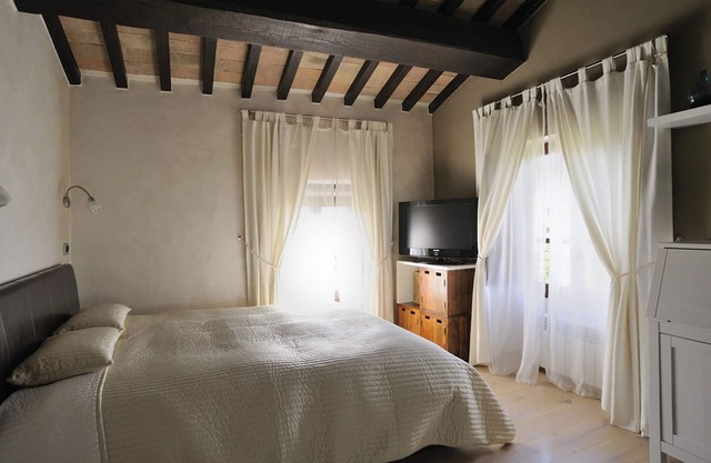 Casa Avena guest house in Montone with big garden