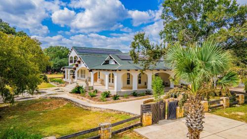 Casa Blanca in Texas Hill Country