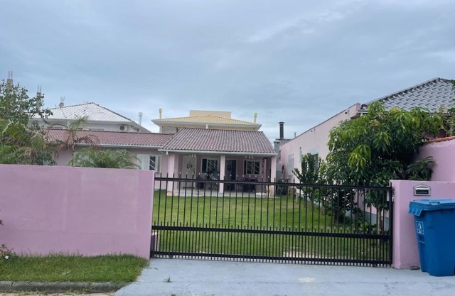 Casa com Piscina