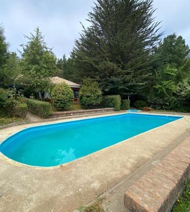 Casa de campo con piscina y quincho