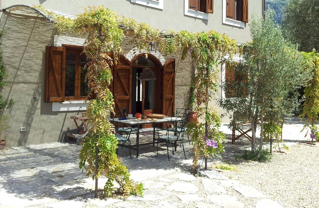CASA DEI GRANCI, LUXURIOUS FARMHOUSE IN ESTATE OF 4 HECTARES WITH LARGE POOL