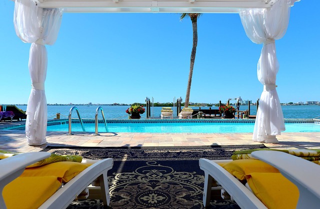Casa Dolphina: Private Tropical Waterfront Paradise with Sunsets & Beach Views.