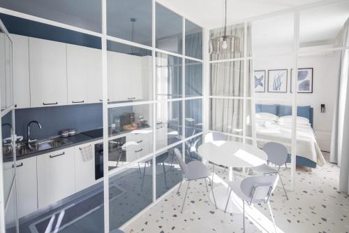 Casa GIÙ Light and Design with a Living Terrace