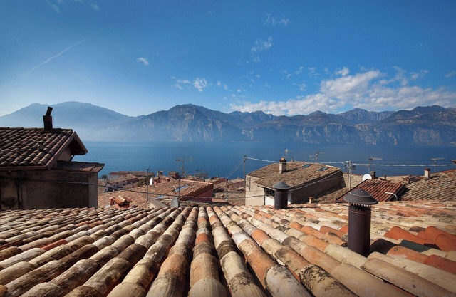 Casa Giuditta-Apartment in the historic center of Cassone, Casa Giuditta - Appartamento nel centro s