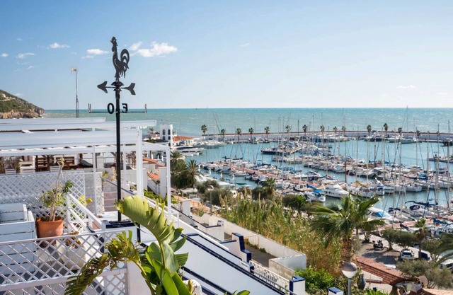 Casa Jetty with sea views, A/C by marina and beach