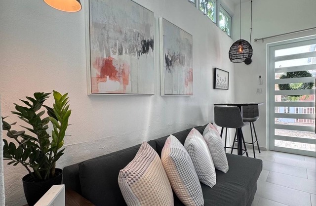 Casa Luna - Beautiful Studio - Close to Ferry