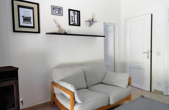 Casa Simonetta - on a hill 15 minutes from the sea, independent apartment.