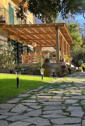 Casa Stibbert Garden Retreat