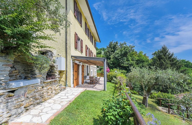 CASALE STRETTOIESE - BIANCOSPINO Typical Stone farmhouse on Versilia Hills