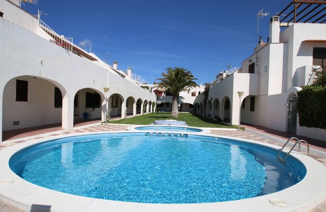 Casas Blancas 4, Parc Mont-roig