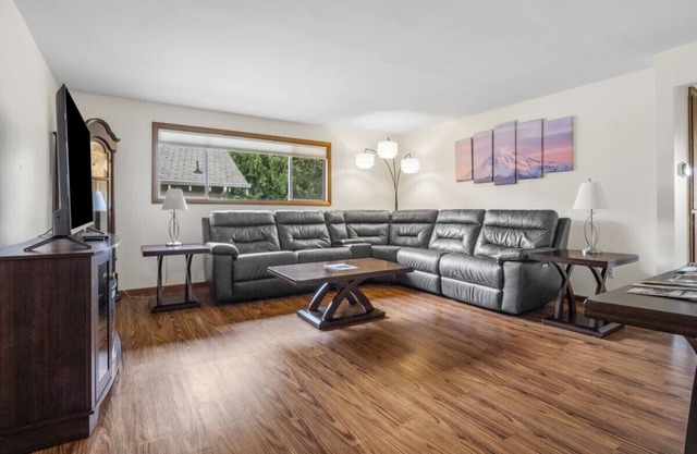Cascadia Lounge: Cozy Olympia Oasis w/Sauna