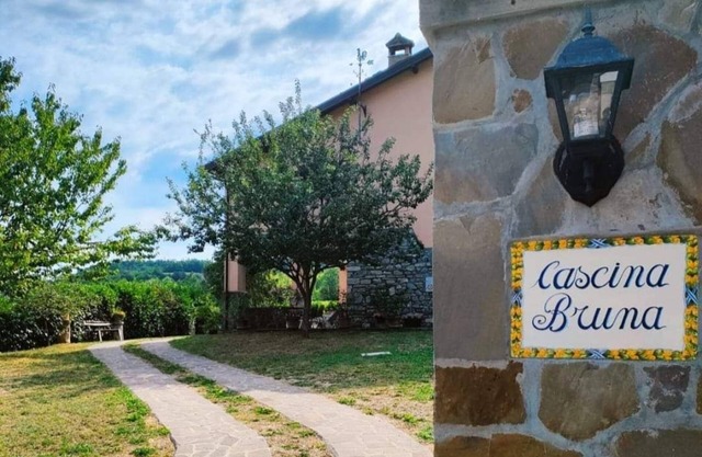 Cascina Bruna Spacious villa with panoramic view and garden in Val Trebbia