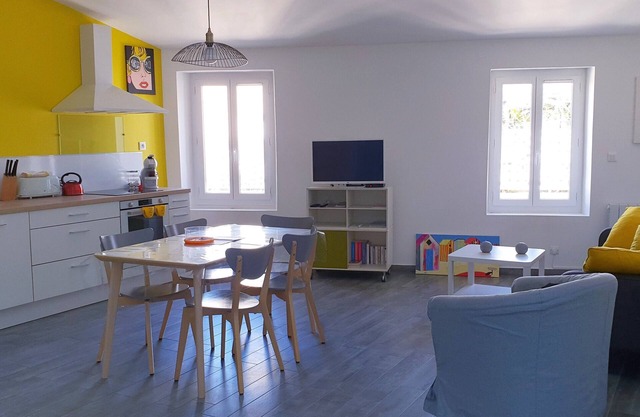 Cassis, T3 apartment in the heart of the village. Port, beaches and creeks within walking distance.