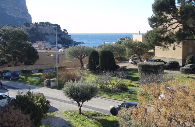 Cassis T3 sea view near the beach and creeks