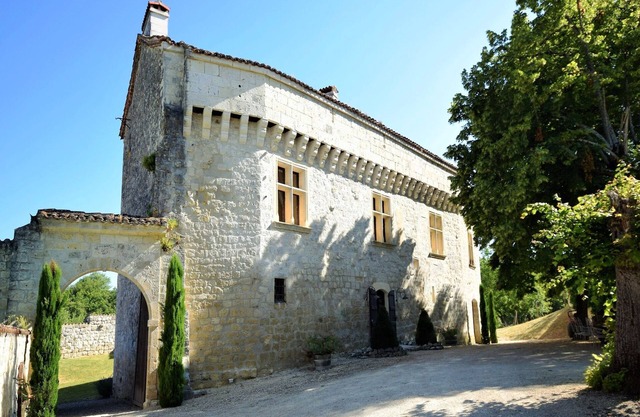 Castle Retreat near Villages