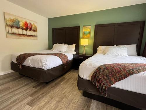 Castlewood Inn