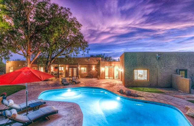 Catalina Foothills oasis on 2.1 acres with private pool & putting green