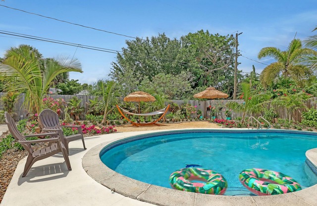 Catalina Hideaway - Heated Pool - Game Room