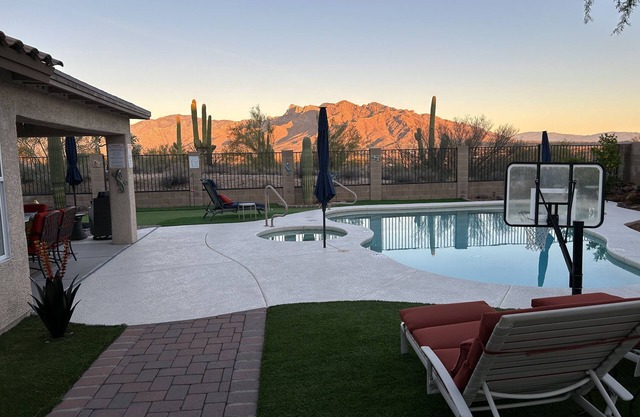 Catalina Mt Views, Quiet, Solar with EV charging, also see HA 7617525, 21095476
