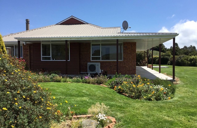 Catlins Aurora - The perfect getaway for couples, families or small groups