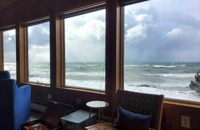 Cedar Bay - Front Row