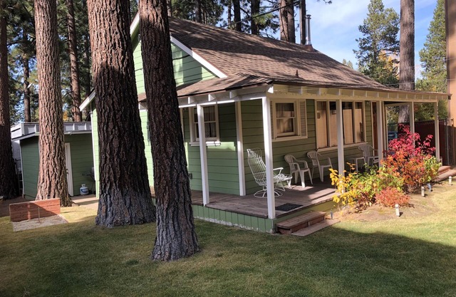 Cedar Cabin Lake Tahoe -Walking Distance to the Lake and Heavenly Gondola