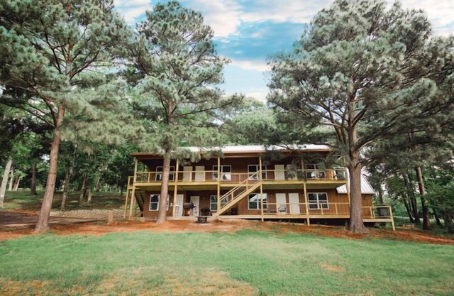 Cedar Cove Ranch and Resort - The Lakeview Lodge