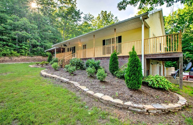 Cedar Mountain House on 12 Acres - Near Trails!