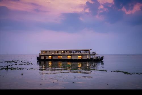 Cee Pee Houseboats