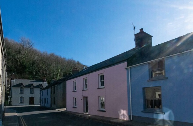 Cei Gwaun - Four Bedroom House, Sleeps 7