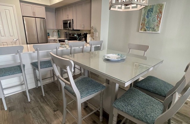 Celadon 15th private parking + Beach Chair Service!