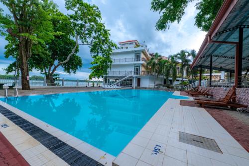 Centauria Lake Resort