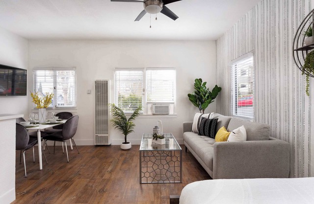 Central Apartment | Parking + Netflix