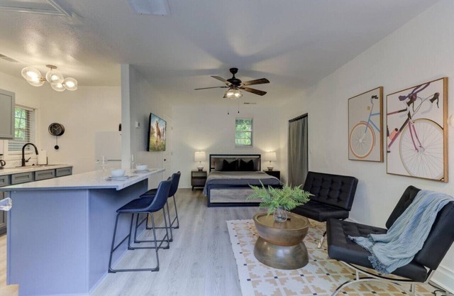 Central | Bright & Modern | Cooper Young