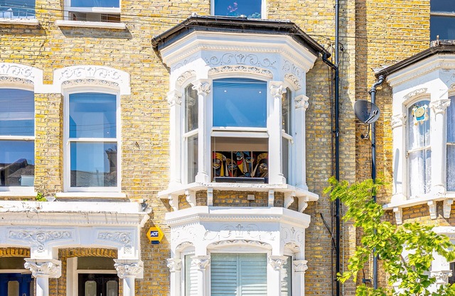 Central Family Home: Sleeps 6, 5mins from Brixton Tube Station