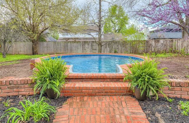 Central OKC - Spacious home with pool, gym, pool table, and shuffleboard