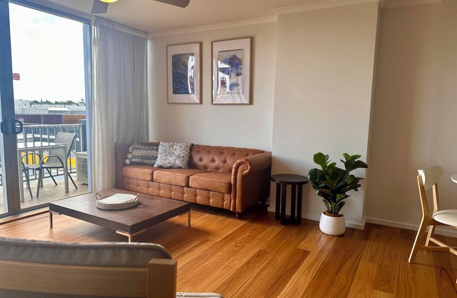 Central Plaza #423 - 1 bed Apt