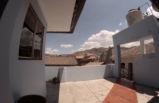 Centric & cozy apartment in great location with garage