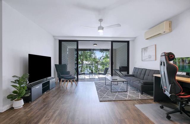 Centro at Toowong Modern Spacious Living with Pool