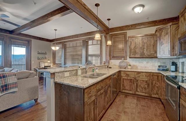 Chalakee Lodge C412- Mountain View, Gated Resort, Indoor/Outdoor Pools and Hot Tub, Fitness Area,.