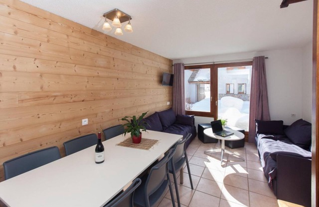 Chalet, 300m from ski slopes, terrace, parking, tv, 45m², Serre Chevalier