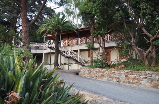 Chalet Aloha – Sea view, private beach access and sunny terrace in Cavalière