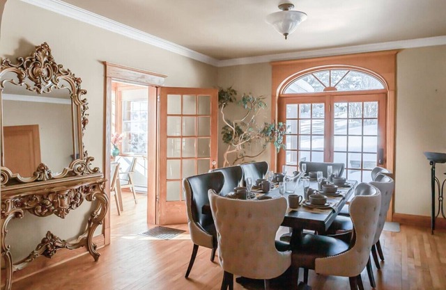 Chalet Alpin | Walk to Lake & Beach | Spa & BBQ