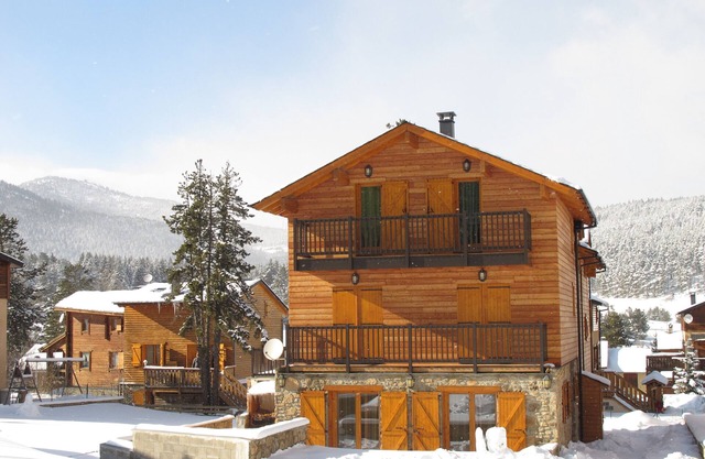 Chalet "BeauBois" in Lovely Historic Formiguères - Winter & Summer - (Sleeps 6)