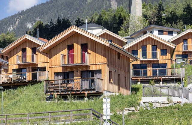 Chalet by the ski lift with balcony and sauna