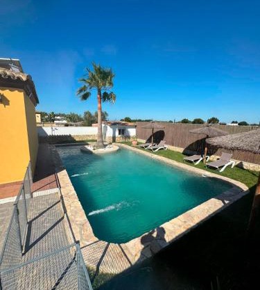 Chalet con piscina privada Isla
