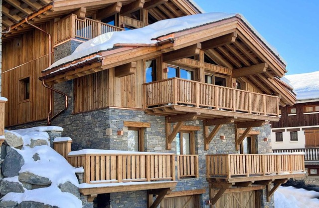 Chalet Neuf avec Piscine, Jacuzzi, Sauna, Hammam et Salle de Cinéma à Saint-Martin de Belleville - FR-1-570-25
