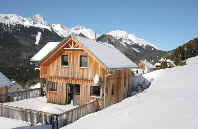 Chalet Hohentauern by Ski Lift