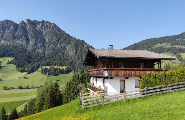 Chalet in a dreamlike panoramic location